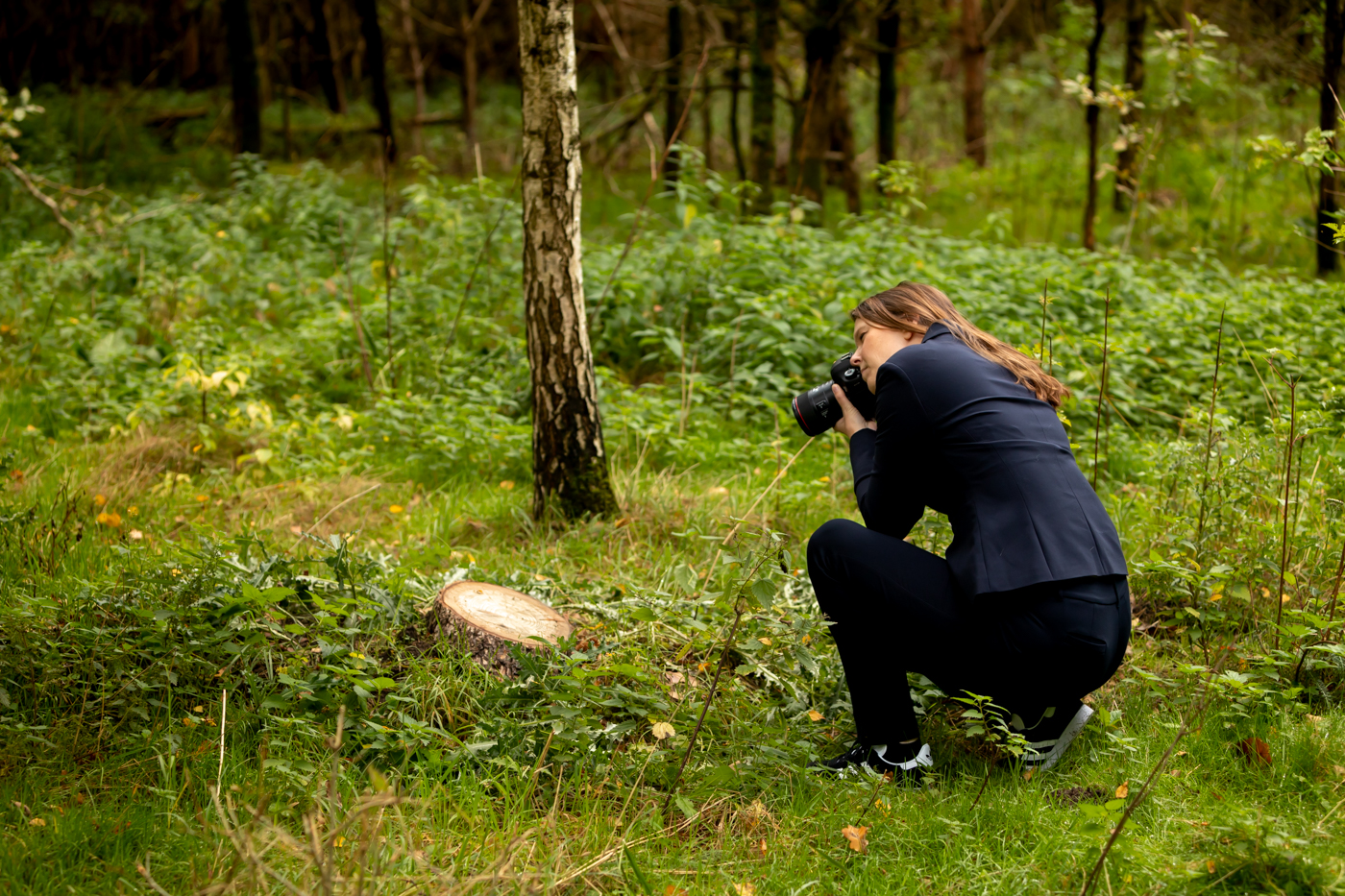 fotograaf op natuurbegraafplaats - karijn fotografie